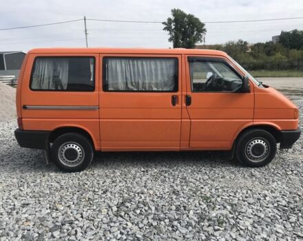 Желтый Фольксваген Transporter, объемом двигателя 2.4 л и пробегом 370 тыс. км за 8500 $, фото 1 на Automoto.ua