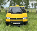 Желтый Фольксваген Transporter, объемом двигателя 2.4 л и пробегом 430 тыс. км за 5000 $, фото 2 на Automoto.ua