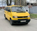 Жовтий Фольксваген Transporter, об'ємом двигуна 2.4 л та пробігом 430 тис. км за 4500 $, фото 1 на Automoto.ua