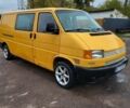 Желтый Фольксваген Transporter, объемом двигателя 2.5 л и пробегом 340 тыс. км за 3200 $, фото 1 на Automoto.ua