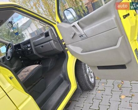 Жовтий Фольксваген Transporter, об'ємом двигуна 1.9 л та пробігом 297 тис. км за 4300 $, фото 25 на Automoto.ua