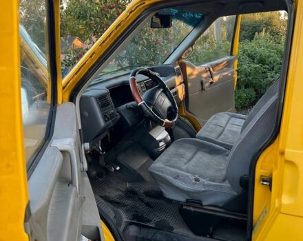 Жовтий Фольксваген Transporter, об'ємом двигуна 1.9 л та пробігом 397 тис. км за 3500 $, фото 5 на Automoto.ua