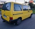 Желтый Фольксваген Transporter, объемом двигателя 1.9 л и пробегом 300 тыс. км за 5300 $, фото 2 на Automoto.ua