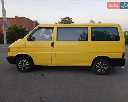 Желтый Фольксваген Transporter, объемом двигателя 1.9 л и пробегом 300 тыс. км за 5300 $, фото 3 на Automoto.ua