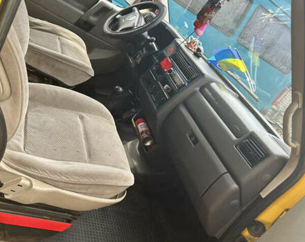 Желтый Фольксваген Transporter, объемом двигателя 1.9 л и пробегом 320 тыс. км за 5300 $, фото 7 на Automoto.ua