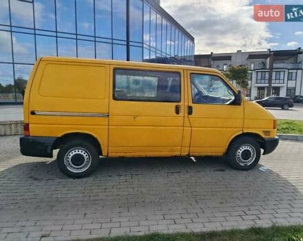 Желтый Фольксваген Transporter, объемом двигателя 2.46 л и пробегом 300 тыс. км за 3950 $, фото 2 на Automoto.ua