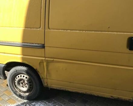 Желтый Фольксваген Transporter, объемом двигателя 1.9 л и пробегом 350 тыс. км за 3600 $, фото 4 на Automoto.ua