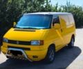 Желтый Фольксваген Transporter, объемом двигателя 1.9 л и пробегом 384 тыс. км за 5500 $, фото 1 на Automoto.ua