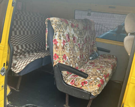 Желтый Фольксваген Transporter, объемом двигателя 1.9 л и пробегом 320 тыс. км за 5300 $, фото 3 на Automoto.ua