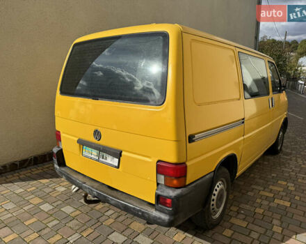 Желтый Фольксваген Transporter, объемом двигателя 1.9 л и пробегом 297 тыс. км за 4500 $, фото 3 на Automoto.ua