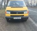 Желтый Фольксваген Transporter, объемом двигателя 1.9 л и пробегом 347 тыс. км за 5500 $, фото 1 на Automoto.ua