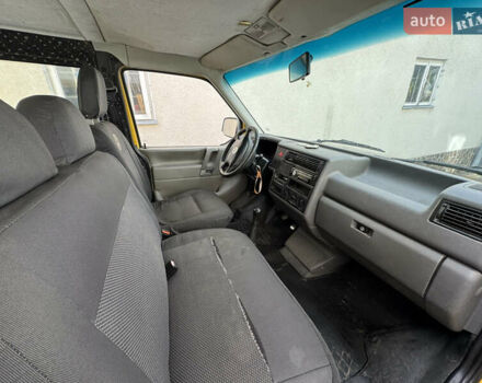 Желтый Фольксваген Transporter, объемом двигателя 1.9 л и пробегом 297 тыс. км за 4500 $, фото 11 на Automoto.ua