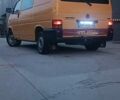 Желтый Фольксваген Transporter, объемом двигателя 2.5 л и пробегом 425 тыс. км за 5700 $, фото 2 на Automoto.ua