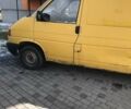 Желтый Фольксваген Transporter, объемом двигателя 1.9 л и пробегом 350 тыс. км за 3600 $, фото 1 на Automoto.ua
