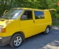 Желтый Фольксваген Transporter, объемом двигателя 0 л и пробегом 312 тыс. км за 5600 $, фото 1 на Automoto.ua