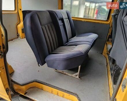 Желтый Фольксваген Transporter, объемом двигателя 2.46 л и пробегом 300 тыс. км за 3950 $, фото 10 на Automoto.ua