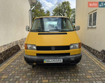 Желтый Фольксваген Transporter, объемом двигателя 1.9 л и пробегом 297 тыс. км за 4500 $, фото 2 на Automoto.ua