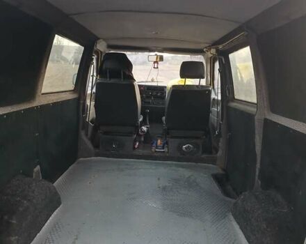 Желтый Фольксваген Transporter, объемом двигателя 1.9 л и пробегом 352 тыс. км за 5500 $, фото 7 на Automoto.ua