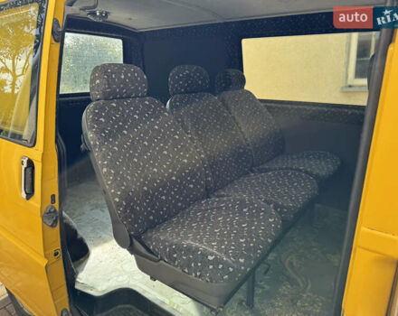 Желтый Фольксваген Transporter, объемом двигателя 1.9 л и пробегом 297 тыс. км за 4500 $, фото 9 на Automoto.ua