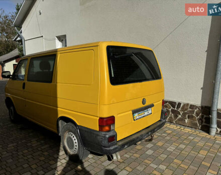 Желтый Фольксваген Transporter, объемом двигателя 1.9 л и пробегом 297 тыс. км за 4500 $, фото 4 на Automoto.ua