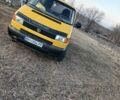 Желтый Фольксваген Transporter, объемом двигателя 1.9 л и пробегом 352 тыс. км за 5500 $, фото 1 на Automoto.ua