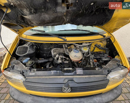 Желтый Фольксваген Transporter, объемом двигателя 1.9 л и пробегом 297 тыс. км за 4500 $, фото 7 на Automoto.ua