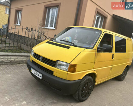 Желтый Фольксваген Transporter, объемом двигателя 1.9 л и пробегом 320 тыс. км за 5300 $, фото 1 на Automoto.ua