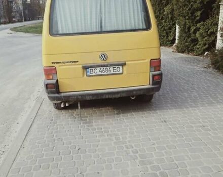 Жовтий Фольксваген Transporter, об'ємом двигуна 1.9 л та пробігом 250 тис. км за 4800 $, фото 1 на Automoto.ua