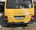 Желтый Фольксваген Transporter, объемом двигателя 1.9 л и пробегом 350 тыс. км за 3600 $, фото 2 на Automoto.ua