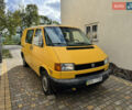 Желтый Фольксваген Transporter, объемом двигателя 1.9 л и пробегом 297 тыс. км за 4500 $, фото 1 на Automoto.ua