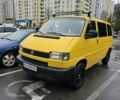 Желтый Фольксваген Transporter, объемом двигателя 1.9 л и пробегом 265 тыс. км за 5300 $, фото 1 на Automoto.ua