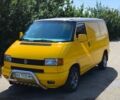 Желтый Фольксваген Transporter, объемом двигателя 1.9 л и пробегом 384 тыс. км за 5500 $, фото 2 на Automoto.ua