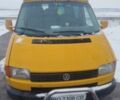 Желтый Фольксваген Transporter, объемом двигателя 2.5 л и пробегом 595 тыс. км за 4499 $, фото 1 на Automoto.ua