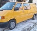 Желтый Фольксваген Transporter, объемом двигателя 2.5 л и пробегом 370 тыс. км за 5900 $, фото 1 на Automoto.ua