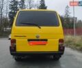 Желтый Фольксваген Transporter, объемом двигателя 1.9 л и пробегом 340 тыс. км за 6150 $, фото 1 на Automoto.ua
