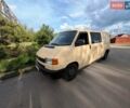 Желтый Фольксваген Transporter, объемом двигателя 2.5 л и пробегом 194 тыс. км за 12500 $, фото 1 на Automoto.ua