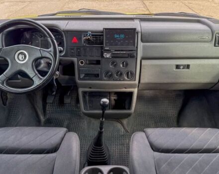 Желтый Фольксваген Transporter, объемом двигателя 2.5 л и пробегом 235 тыс. км за 2850 $, фото 5 на Automoto.ua