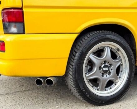 Желтый Фольксваген Transporter, объемом двигателя 2.5 л и пробегом 235 тыс. км за 2850 $, фото 3 на Automoto.ua