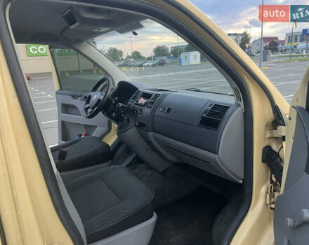 Желтый Фольксваген Transporter, объемом двигателя 2 л и пробегом 190 тыс. км за 7700 $, фото 13 на Automoto.ua