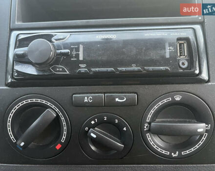 Желтый Фольксваген Transporter, объемом двигателя 2 л и пробегом 190 тыс. км за 7700 $, фото 11 на Automoto.ua