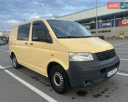 Желтый Фольксваген Transporter, объемом двигателя 2 л и пробегом 190 тыс. км за 7700 $, фото 1 на Automoto.ua