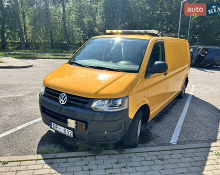 Жовтий Фольксваген Transporter, об'ємом двигуна 2 л та пробігом 160 тис. км за 12241 $, фото 1 на Automoto.ua