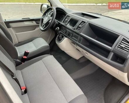 Желтый Фольксваген Transporter, объемом двигателя 2 л и пробегом 228 тыс. км за 21990 $, фото 9 на Automoto.ua