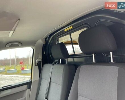 Желтый Фольксваген Transporter, объемом двигателя 2 л и пробегом 228 тыс. км за 21990 $, фото 15 на Automoto.ua