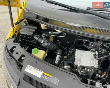 Желтый Фольксваген Transporter, объемом двигателя 2 л и пробегом 228 тыс. км за 21990 $, фото 29 на Automoto.ua