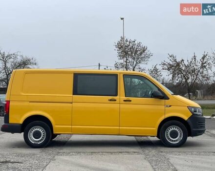 Желтый Фольксваген Transporter, объемом двигателя 2 л и пробегом 228 тыс. км за 21990 $, фото 5 на Automoto.ua