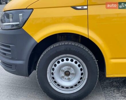 Желтый Фольксваген Transporter, объемом двигателя 2 л и пробегом 228 тыс. км за 21990 $, фото 8 на Automoto.ua