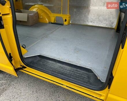 Желтый Фольксваген Transporter, объемом двигателя 2 л и пробегом 228 тыс. км за 21990 $, фото 27 на Automoto.ua