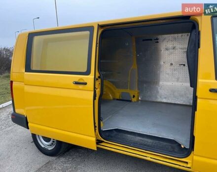 Желтый Фольксваген Transporter, объемом двигателя 2 л и пробегом 228 тыс. км за 21990 $, фото 25 на Automoto.ua