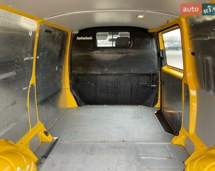 Желтый Фольксваген Transporter, объемом двигателя 2 л и пробегом 228 тыс. км за 21990 $, фото 22 на Automoto.ua
